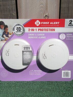 NEW First Alert 2 In 1 Protection Smoke Carbon Monoxide Alarm 2 Pack 1544678